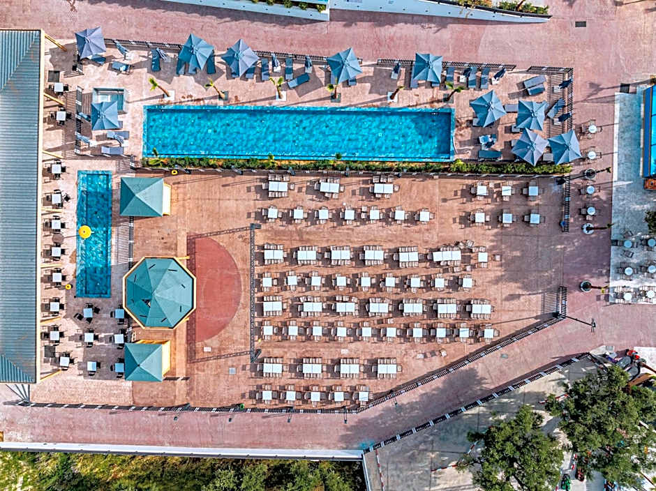 Caretta Paradise Resort & WaterPark