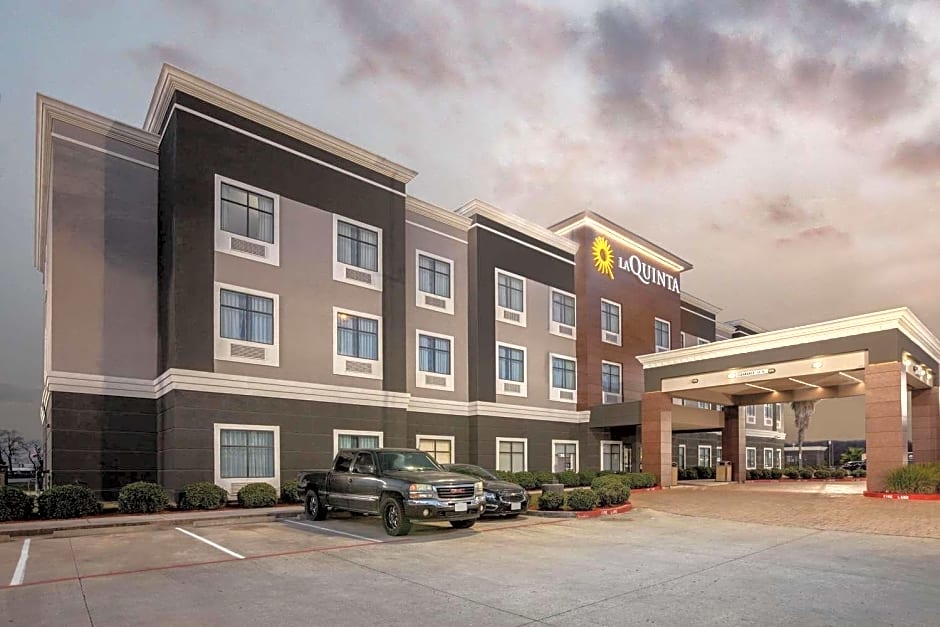 La Quinta Inn & Suites by Wyndham Pasadena North