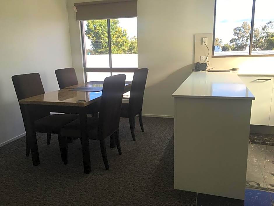 Western Downs Motor Inn