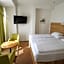 Hotel Argument
