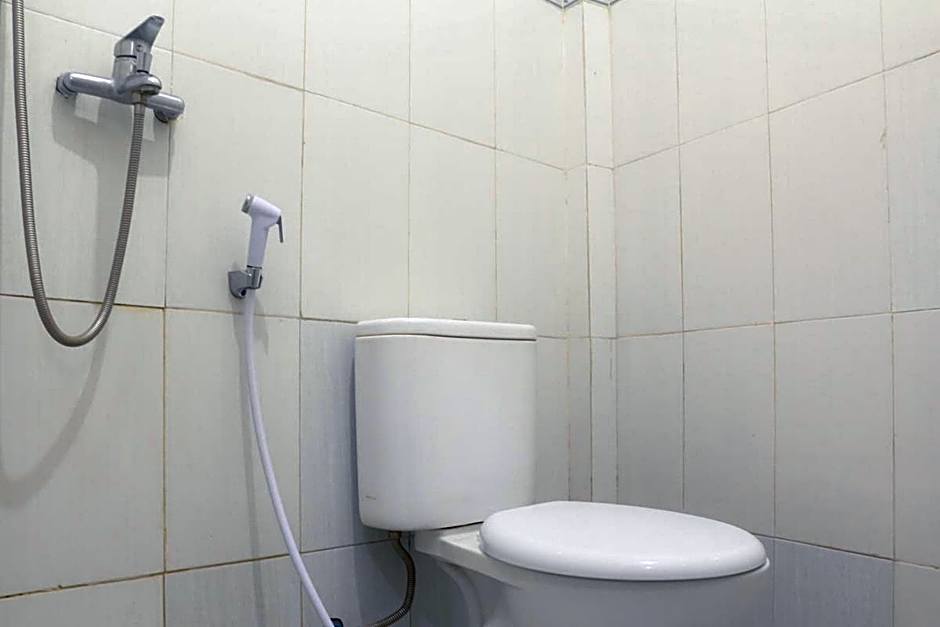 HP Residence Mitra RedDoorz near Alun Alun Kediri