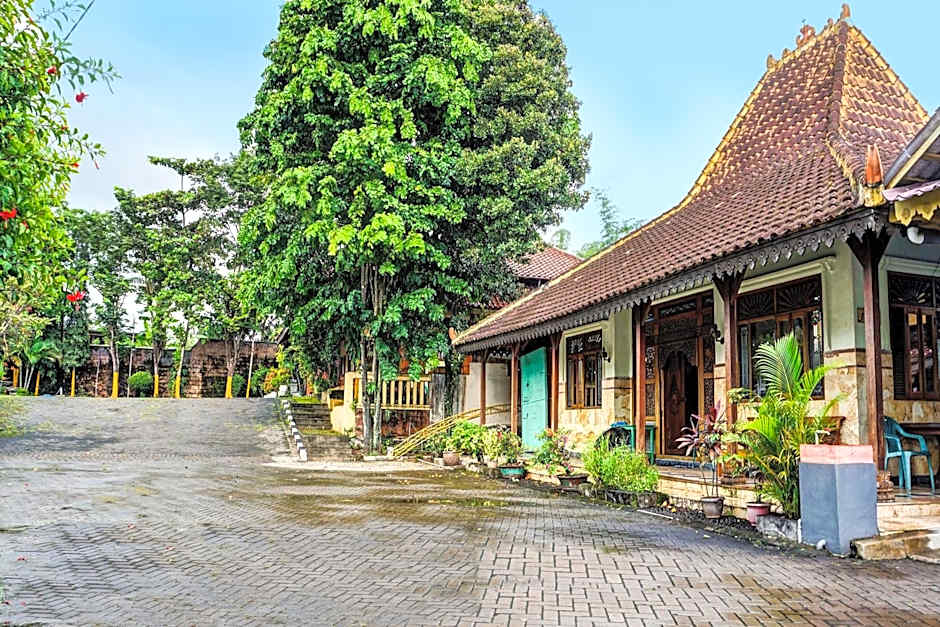 Hotel O Griyo Werdiningsih