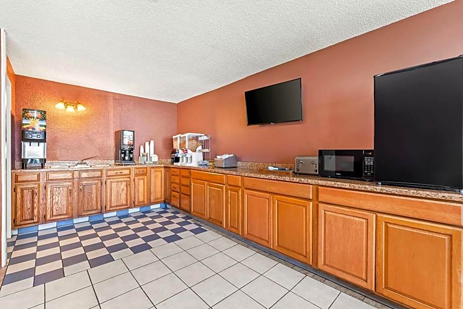 Howard Johnson by Wyndham Albany