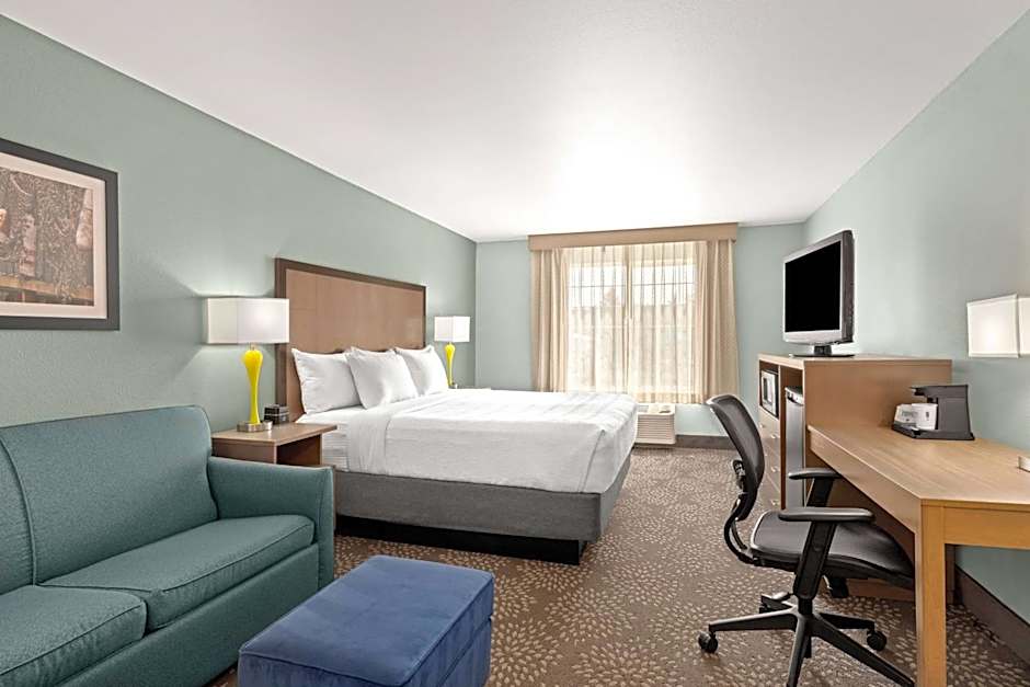 La Quinta Inn & Suites by Wyndham Newport