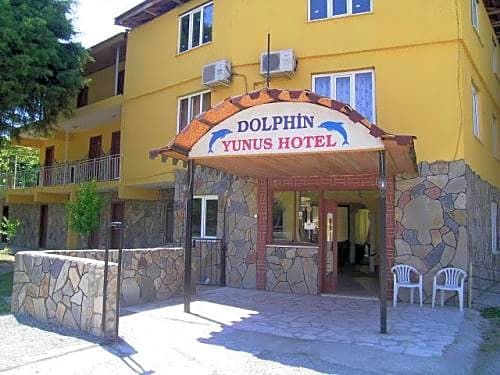 Dolphin yunus hotel
