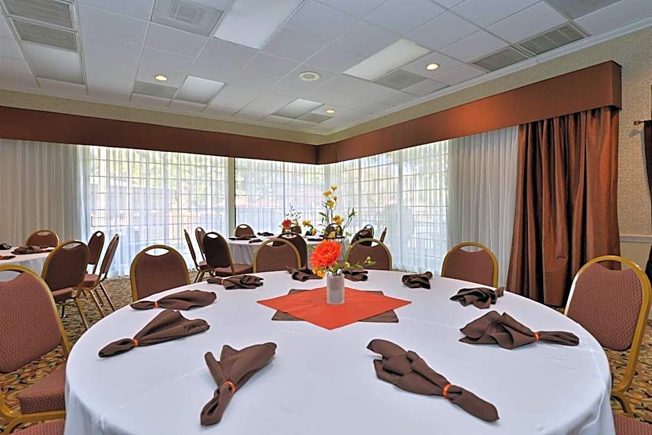 Wyndham Tucson Airport & Conference Center