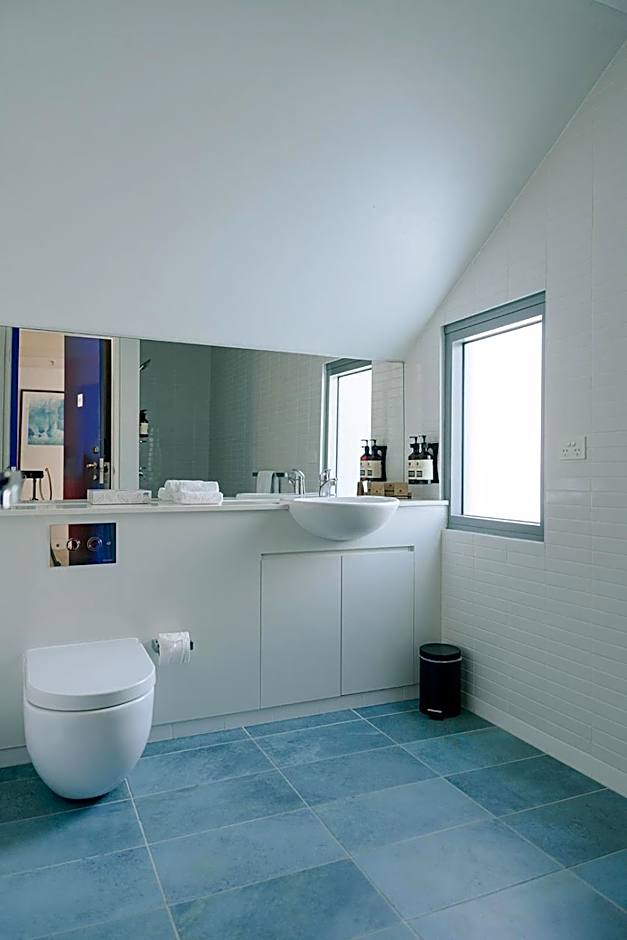 Salamanca Wharf Hotel