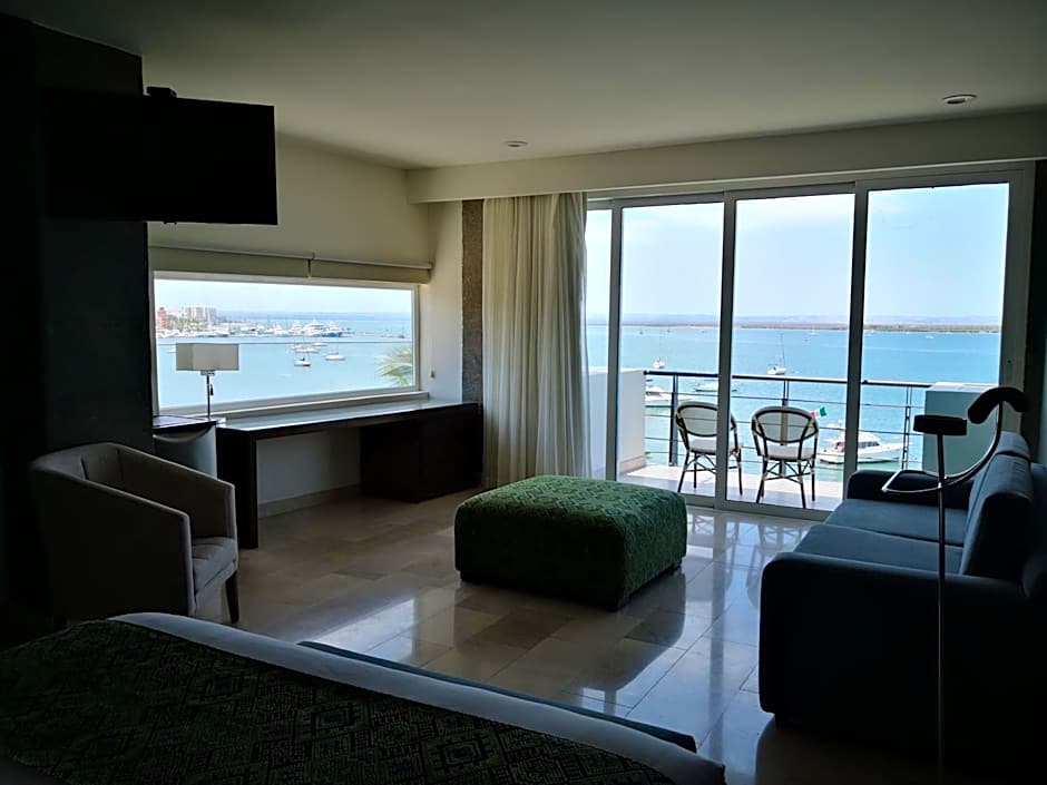 Seven Crown La Paz Malecon