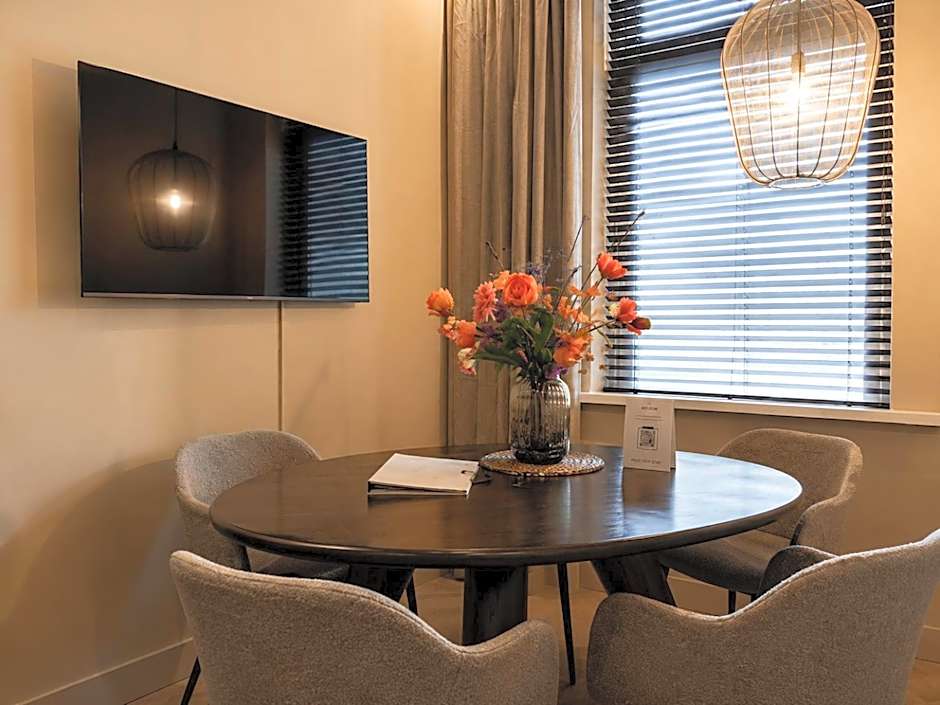 Breda Apartment w Kitchen & Private Bathroom 2p