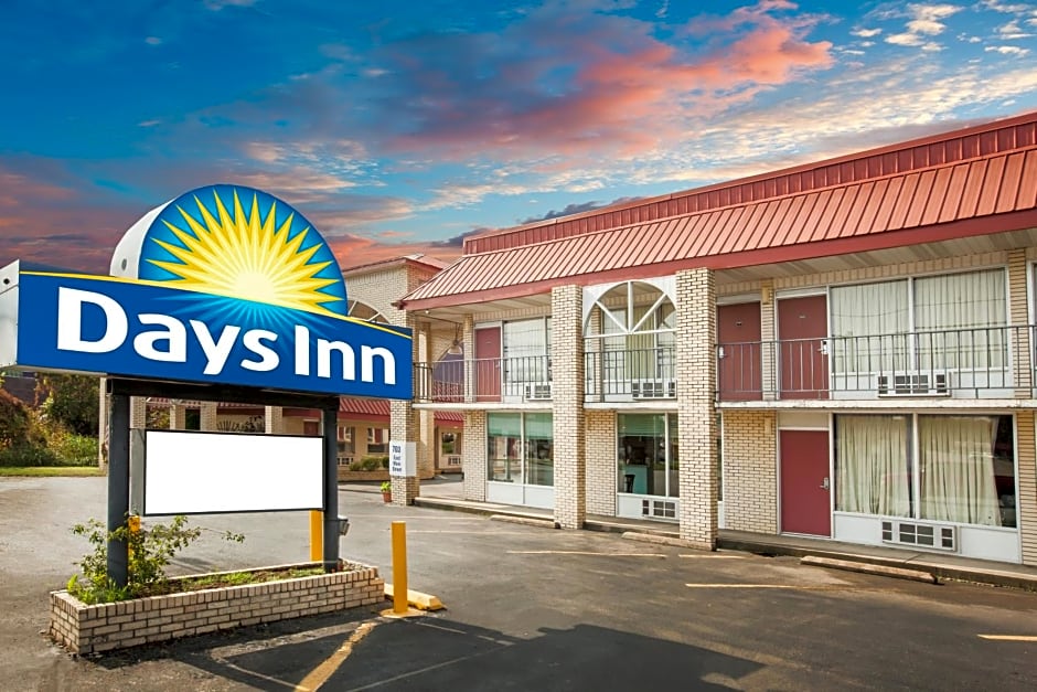 Days Inn by Wyndham Mountain View