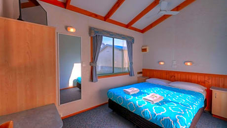 Snug Cove Two-Bedroom Villa (6 Guests) - No Pets Allowed