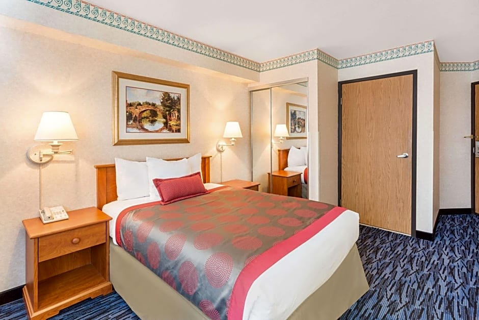 Ramada by Wyndham Kent Seattle Area