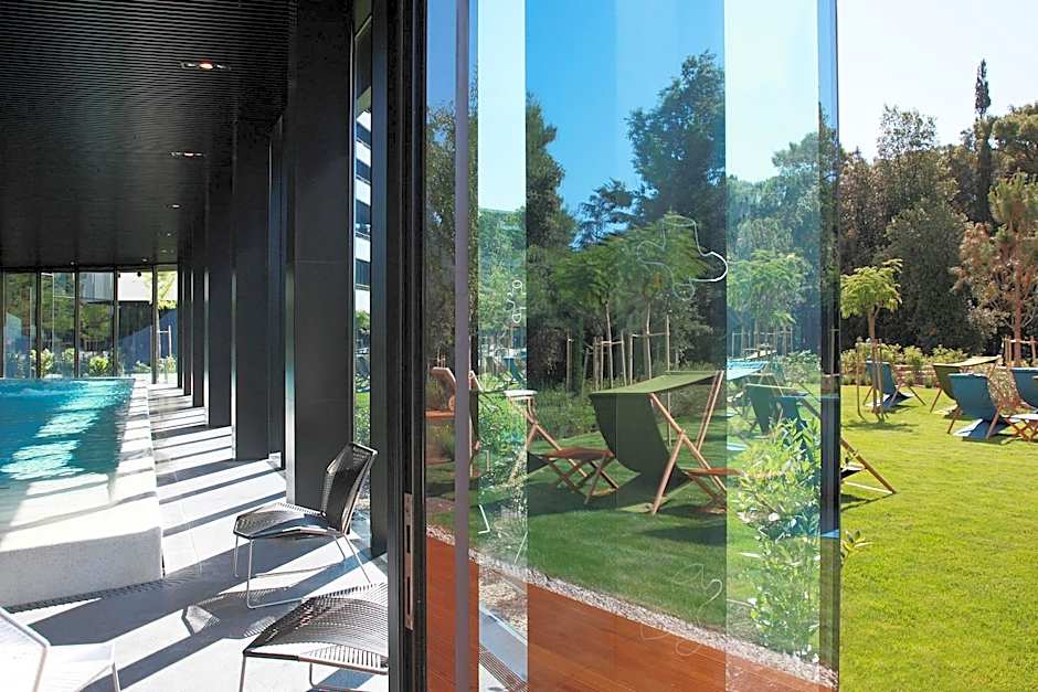 Lone Hotel by Maistra Collection