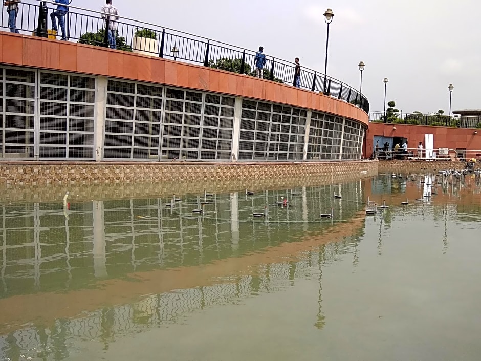 FabExpress Le Continental - Nr New Delhi Railway Station