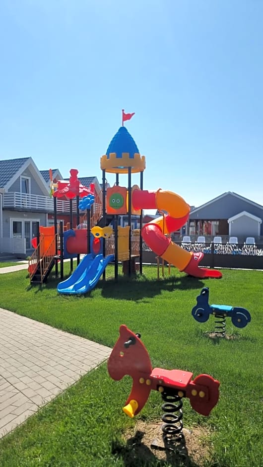 MORZA SZUM basen z podgrzewaną wodą, boisko, rowery