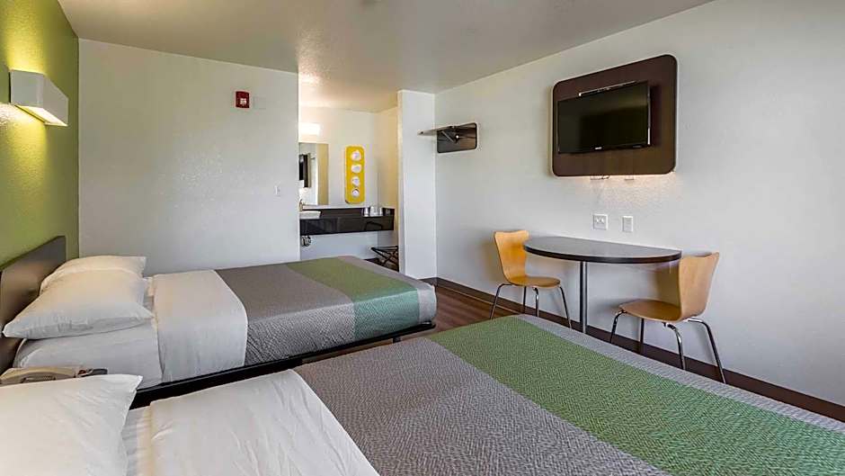 Motel 6-El Paso, TX - East