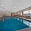 Econo Lodge Inn & Suites