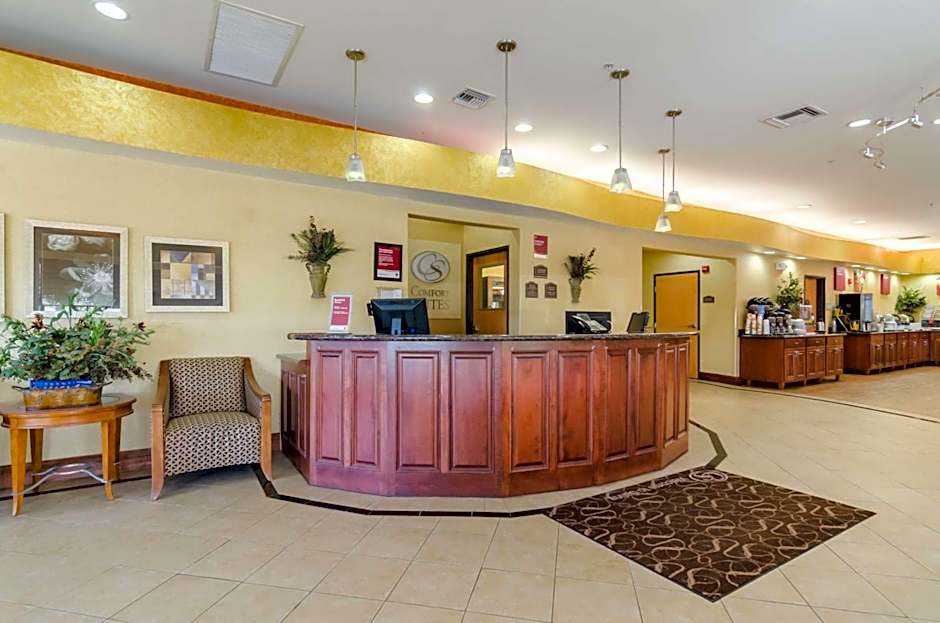Comfort Suites Salina South