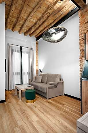 Deluxe Single Room with Balcony