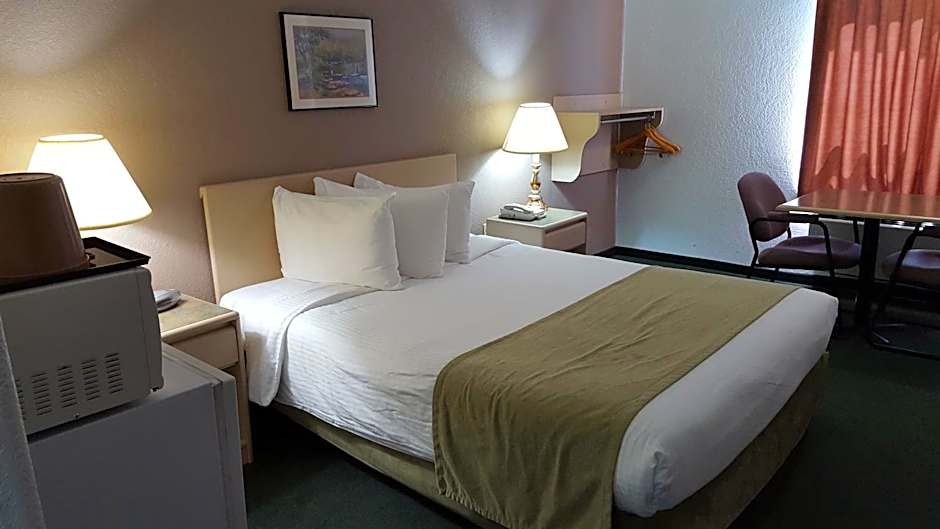 Super 8 by Wyndham Pincher Creek AB