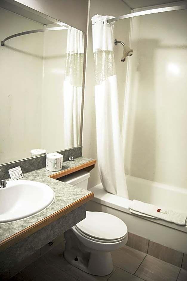 Ramada by Wyndham Quesnel