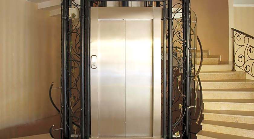 Hotel King David The Builder