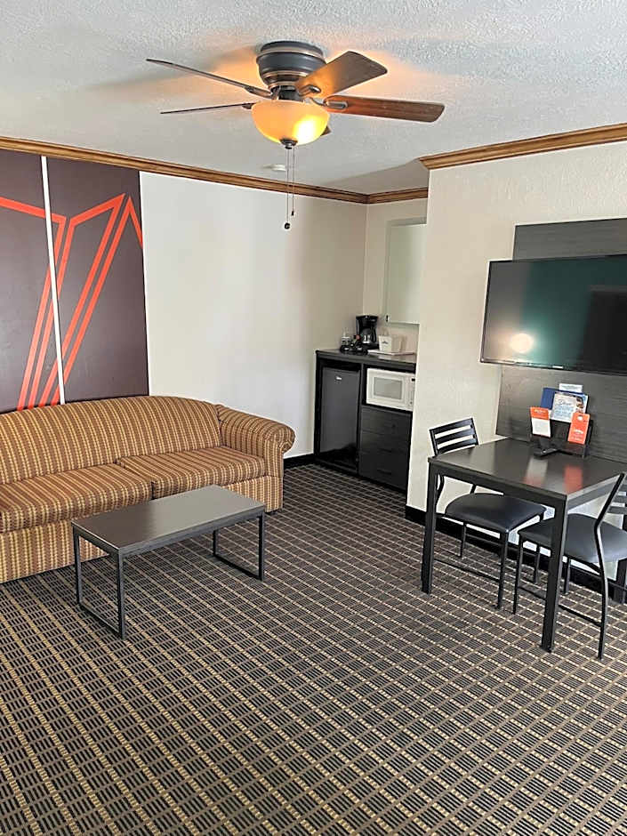 Howard Johnson Hotel & Suites by Wyndham St. George