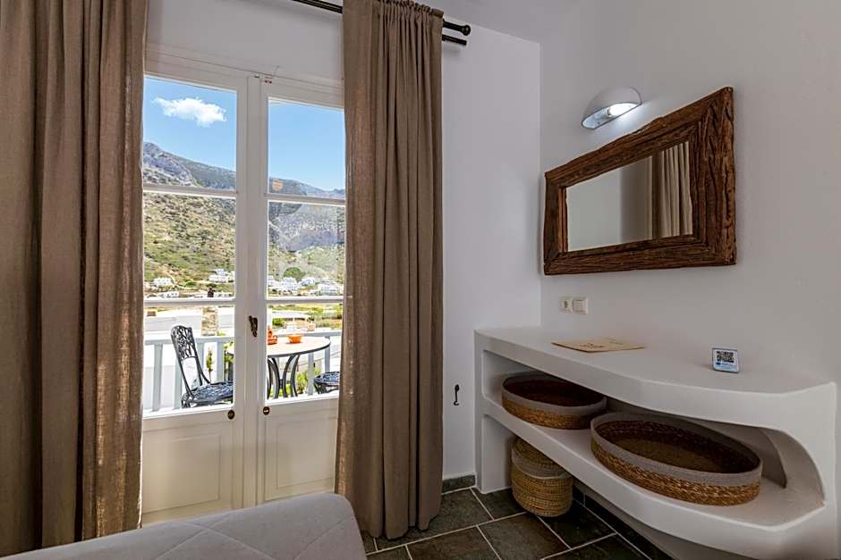 Nymfes Hotel