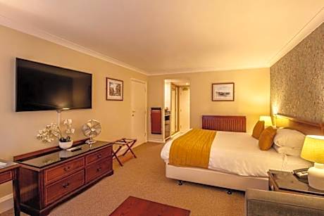 Executive Twin
