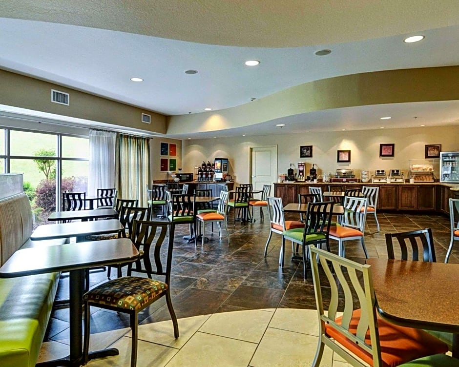 Comfort Suites near Hot Springs Park