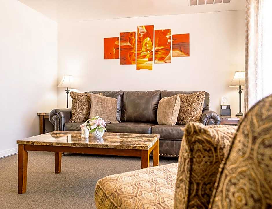 Home Style Apartments - 1 & 3 BR Suites with Full Kitchen