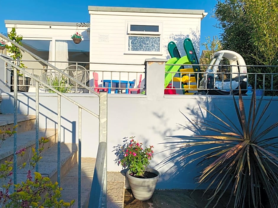 Nicolas Devon air bed and breakfast