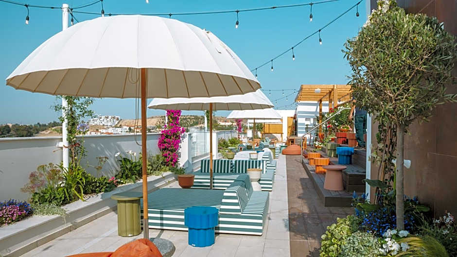 Larnaca LIV & CO Suites