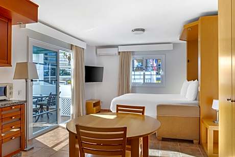 Studio Apartment