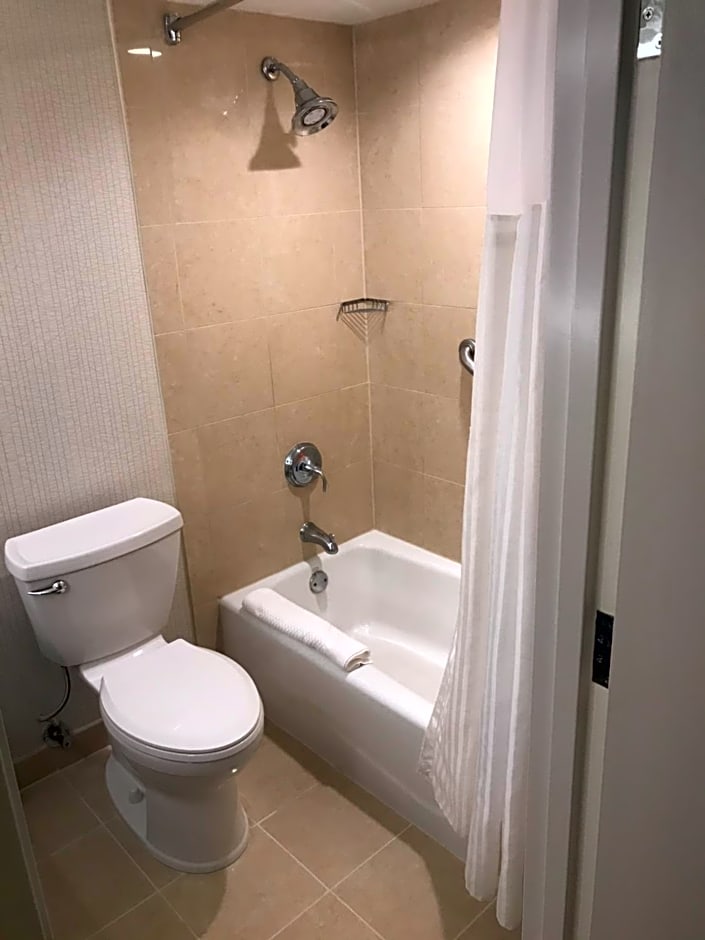 DoubleTree By Hilton Baltimore North Pikesville
