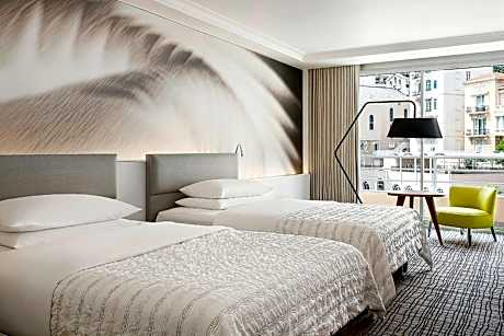 Superior Double Room with Two Double Beds and City View - High Floor