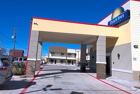 Days Inn by Wyndham Freeport