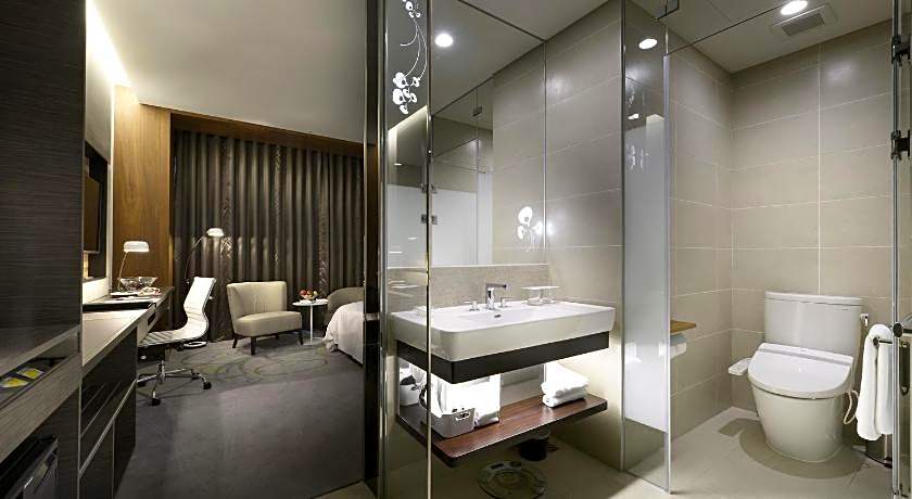 Golden Tulip Glory Fine Hotel