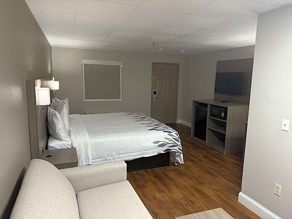 Red Roof Inn & Suites Swansea