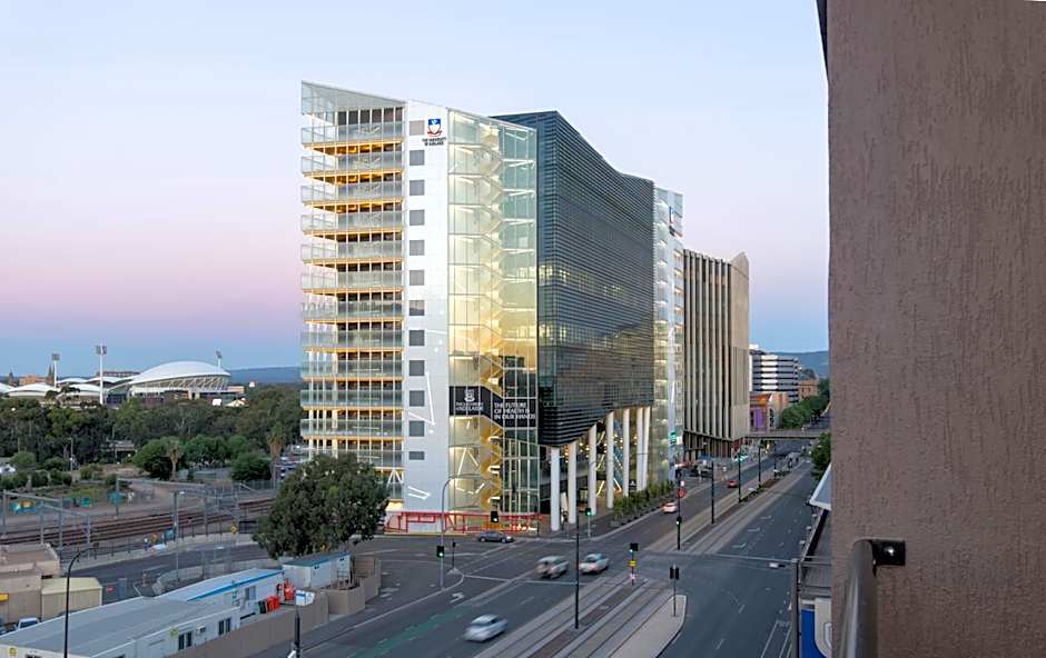 Adelaide Riviera Hotel