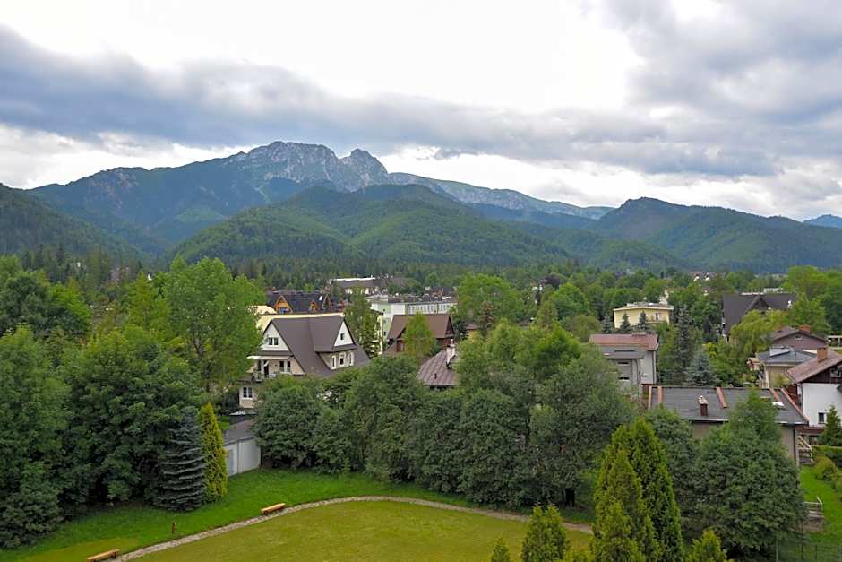 Hyrny