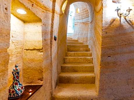 King Cave Suit with Spa Bath