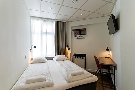 Standard Double Room with Private Bathroom