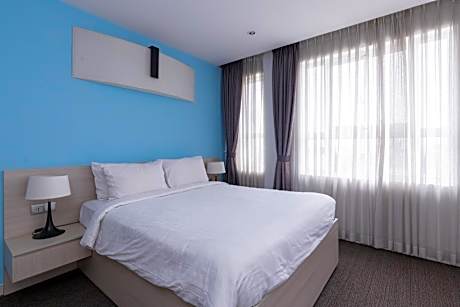 Two-Bedroom Apartment with City View