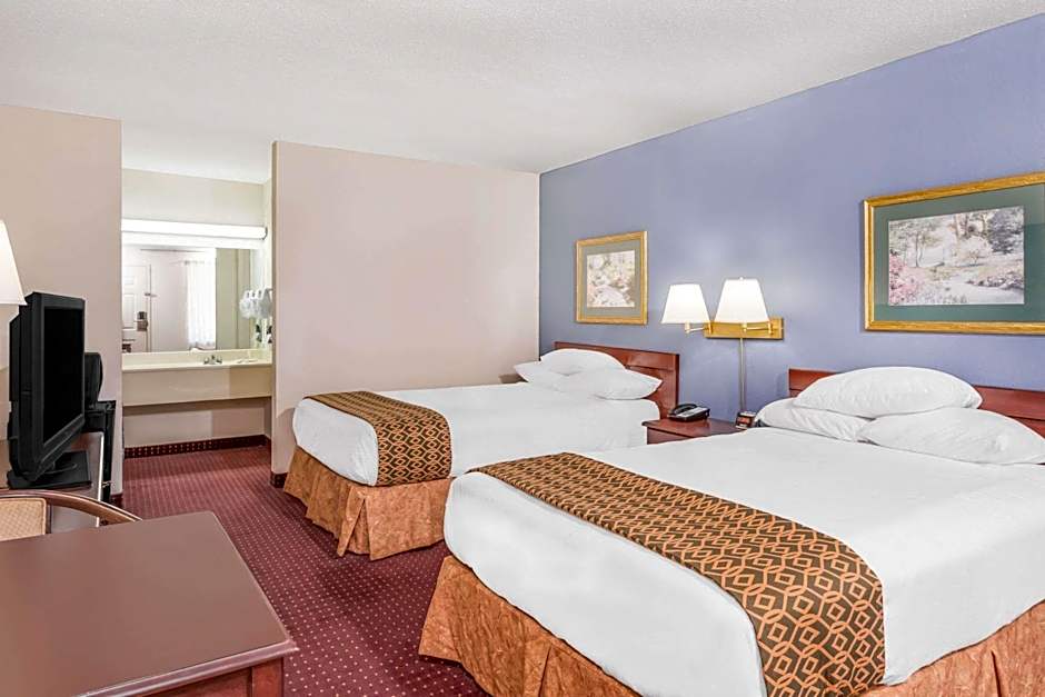 Days Inn by Wyndham Lavonia