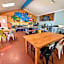Ozzie Pozzie Backpackers