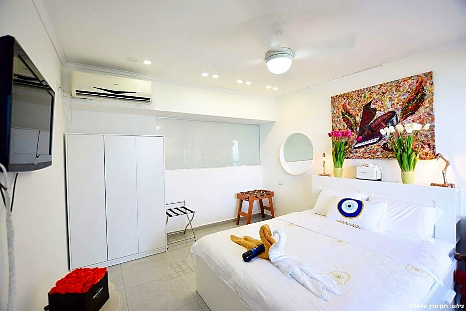 כוכב הים וילה מול הגלים וברכה פרטית סגורה