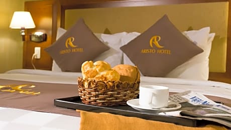 Family Room Executive