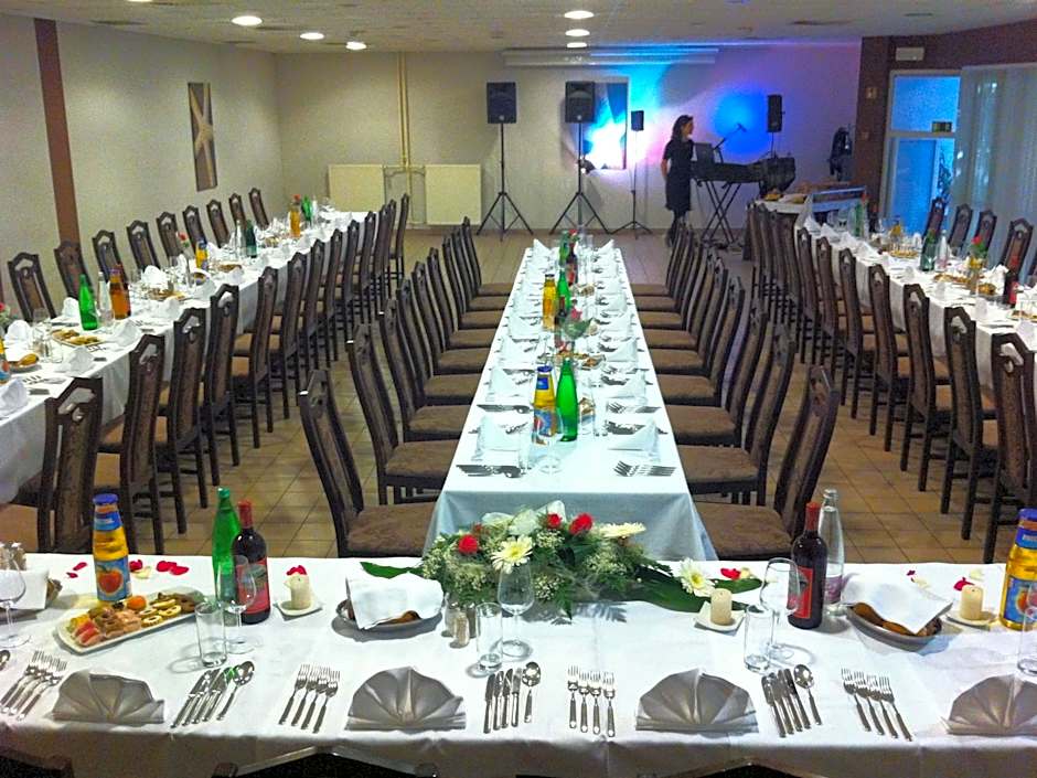 Lipa, Hotel & Bistro