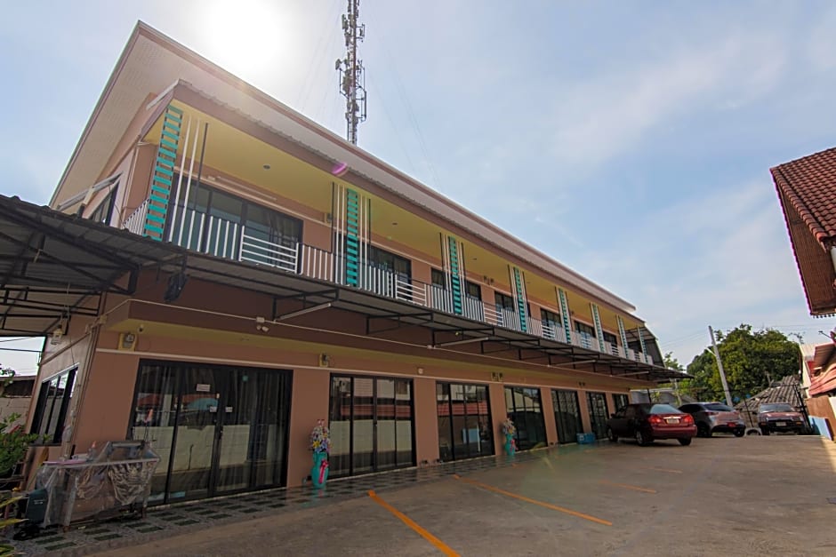 Brown Home Sattahip @ 19